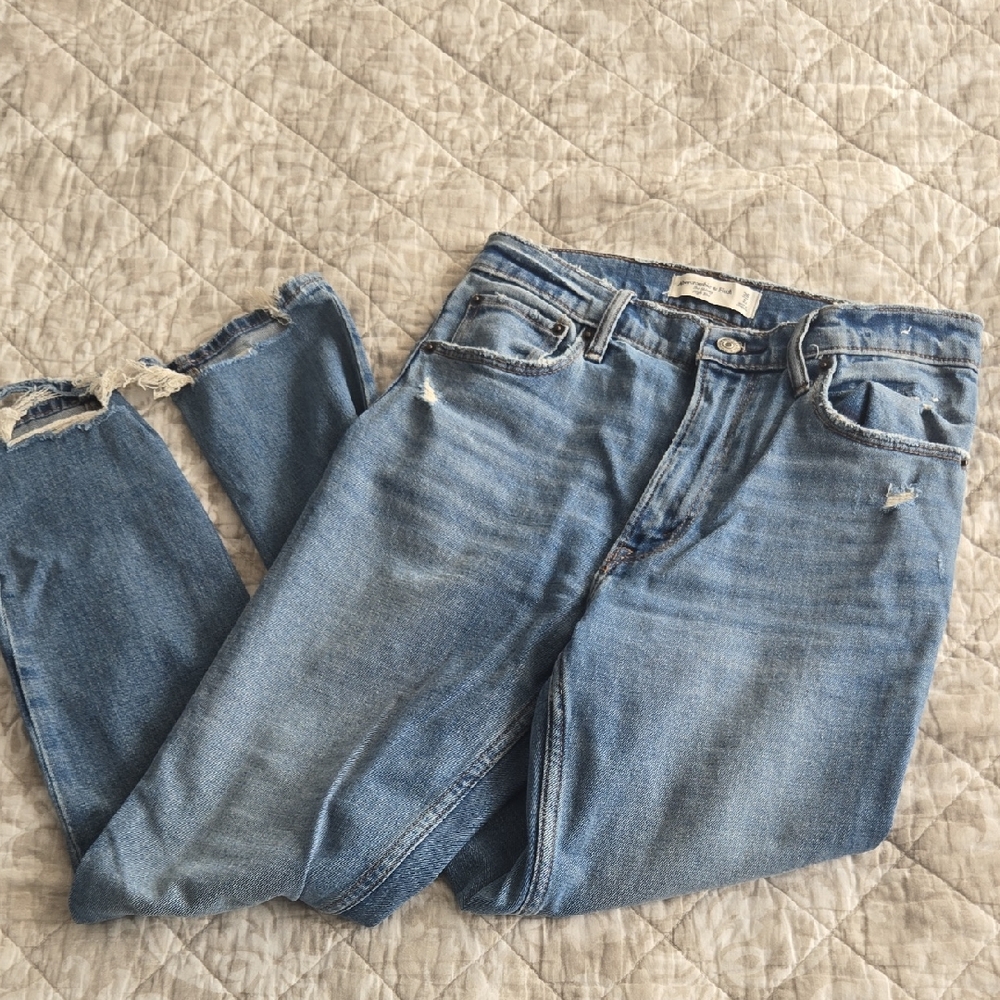 Abercrombie & Fitch Light Blue Cropped Jeans
